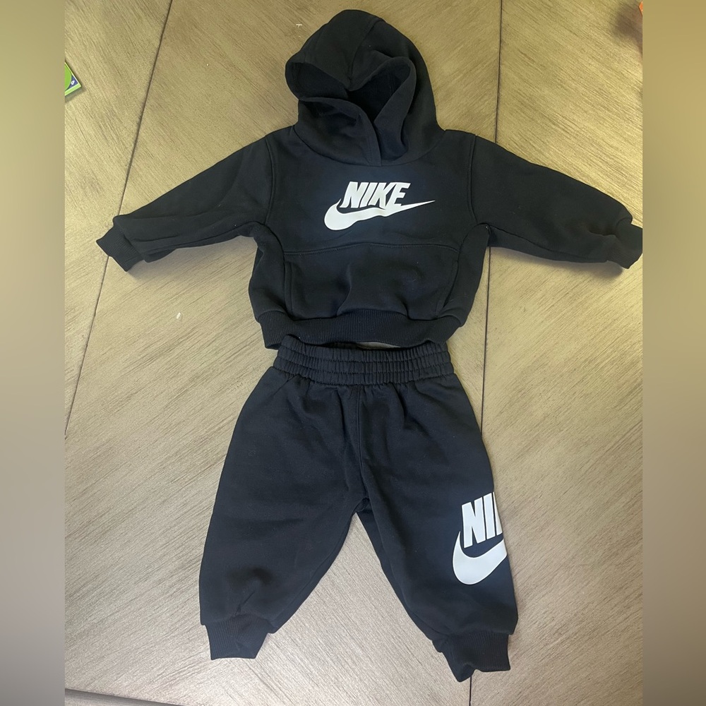 Nike 12 months Black Logo Jogger set